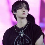 Collier Etoile Argenté LeeKnow - groupe Stray Kids - K-Pop France