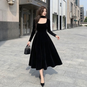 Robe Midi en Velours Noir - K-Pop France